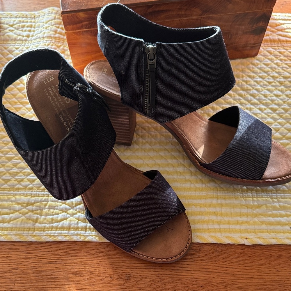 Toms Black Platform Sandals